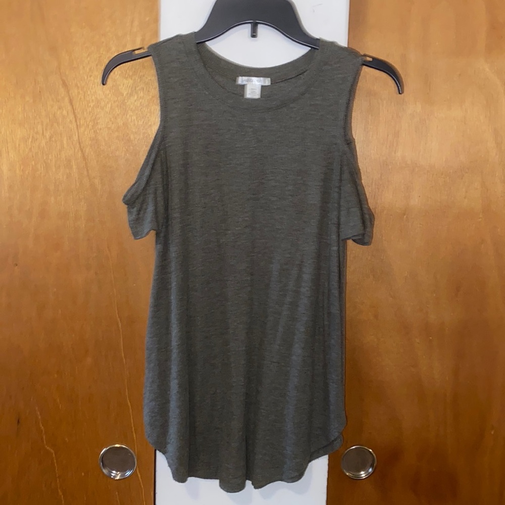 🫒 EUC Bozzolo Cold Shoulder Tunic Top